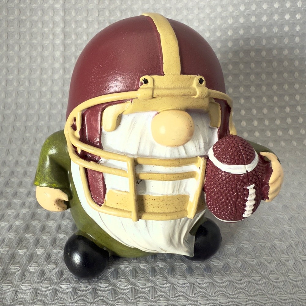 NFL Football Player Gnome Figurine Bridge Collection 4.5” Resin Football Sport